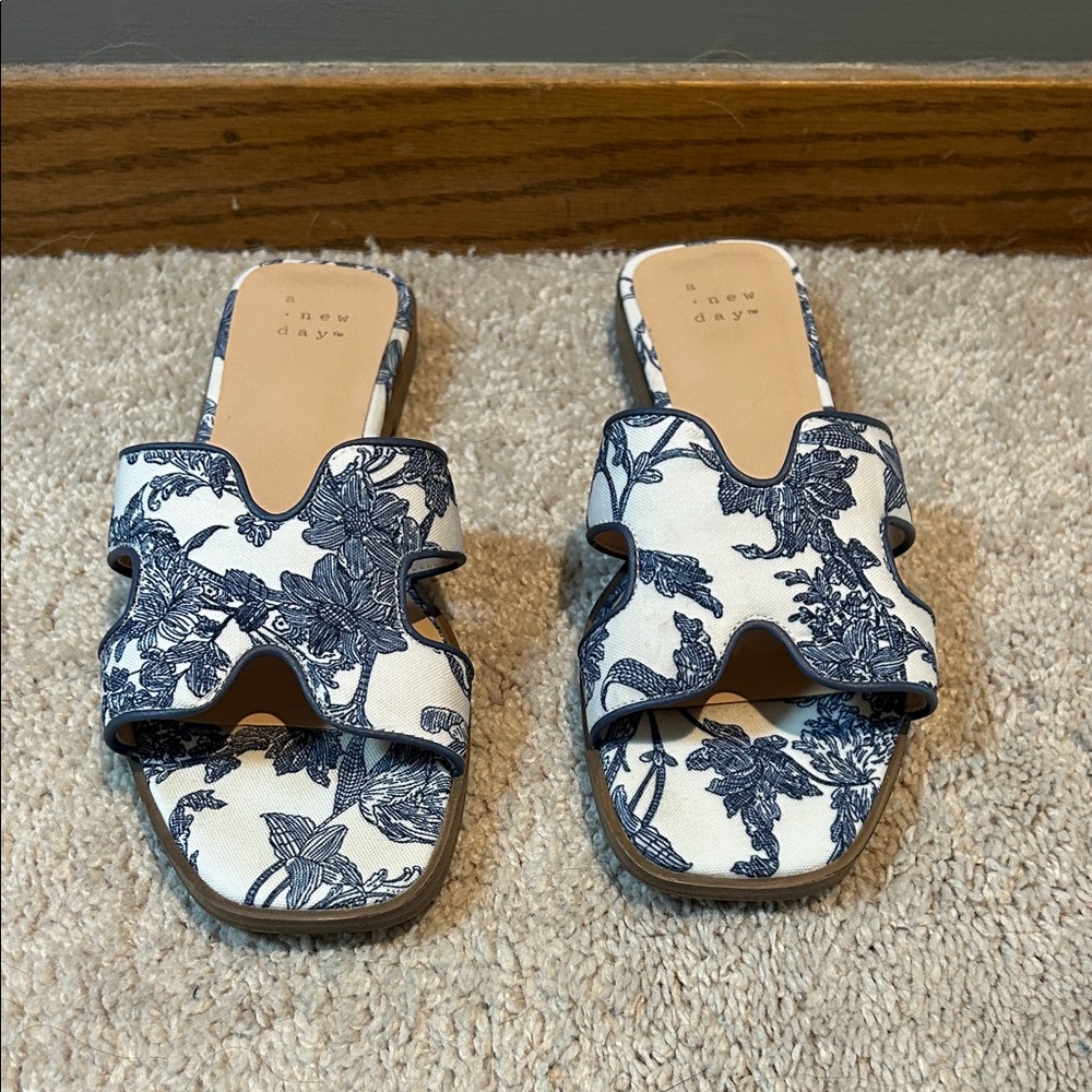A New Day Women's Navy Floral Sandals